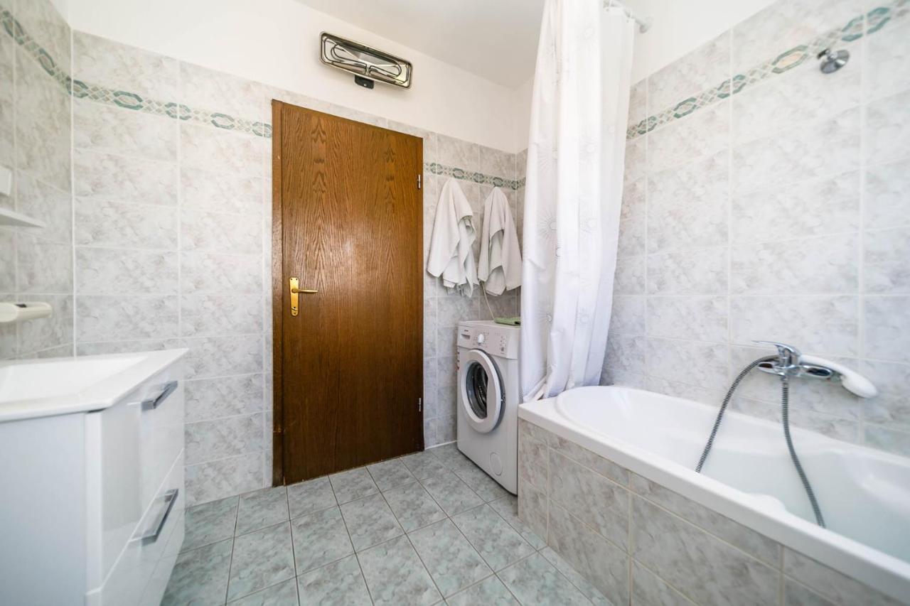 Apartments Mate Balote 54 Крк Экстерьер фото